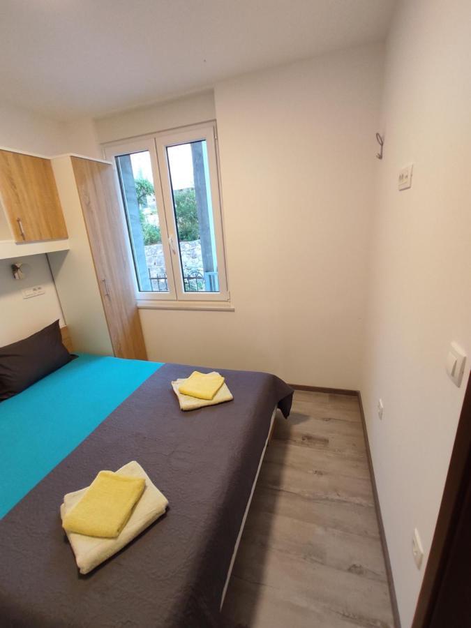 Apartment Ravnice オミシュ エクステリア 写真