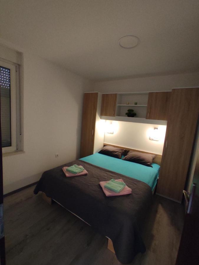 Apartment Ravnice オミシュ エクステリア 写真