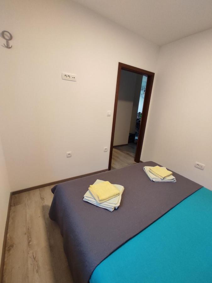 Apartment Ravnice オミシュ エクステリア 写真