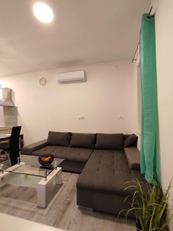 Apartment Ravnice オミシュ エクステリア 写真