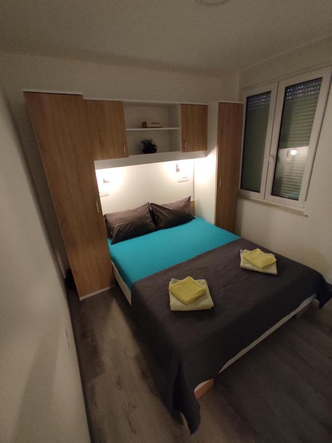 Apartment Ravnice オミシュ エクステリア 写真