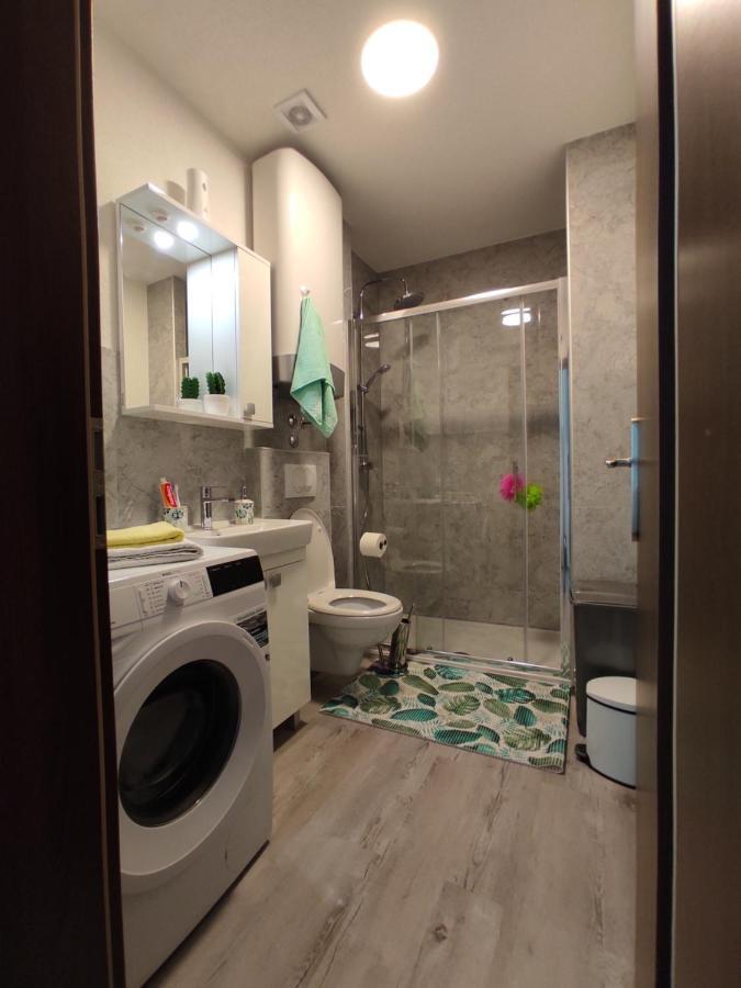 Apartment Ravnice オミシュ エクステリア 写真