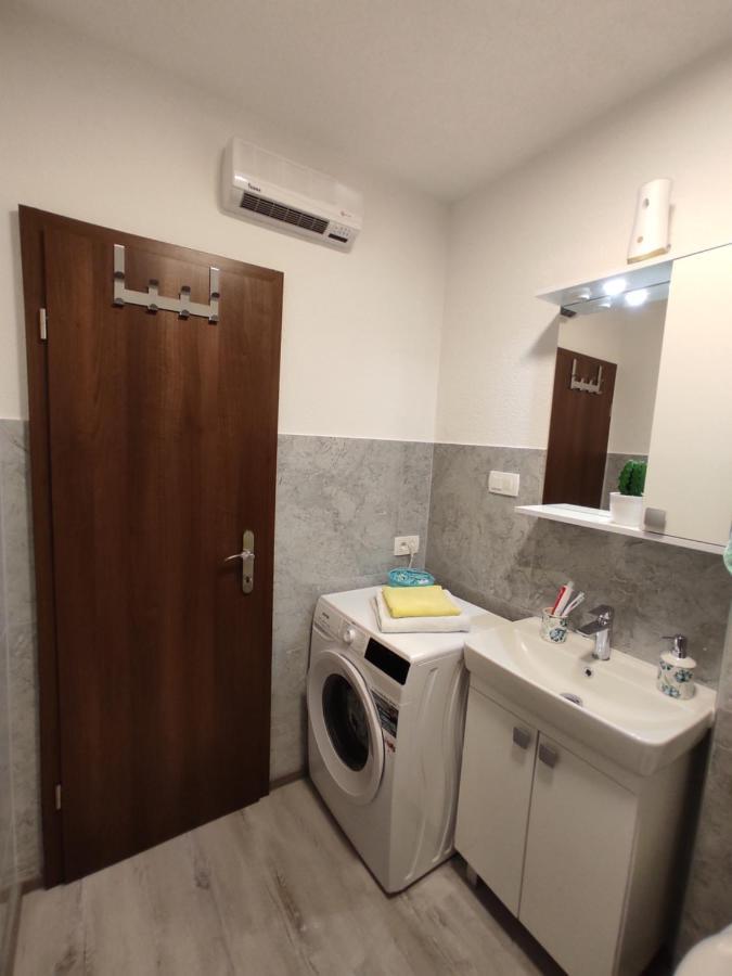 Apartment Ravnice オミシュ エクステリア 写真