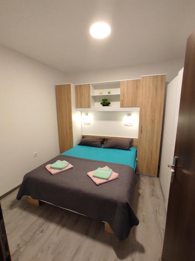 Apartment Ravnice オミシュ エクステリア 写真