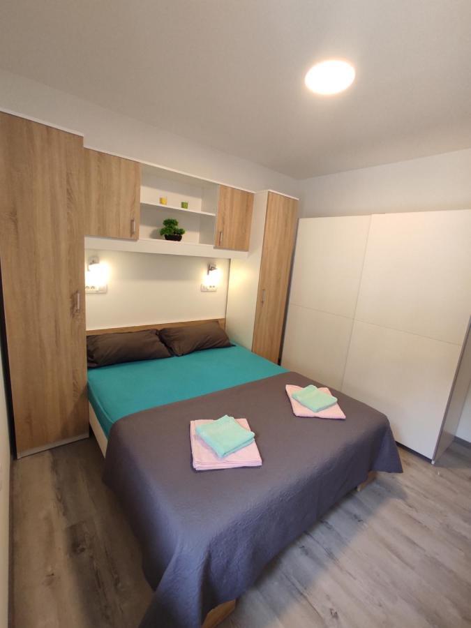 Apartment Ravnice オミシュ エクステリア 写真